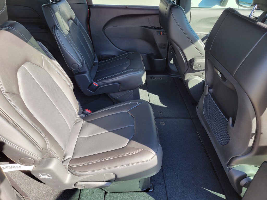 New 2026 Chrysler Pacifica Select FWD image 14