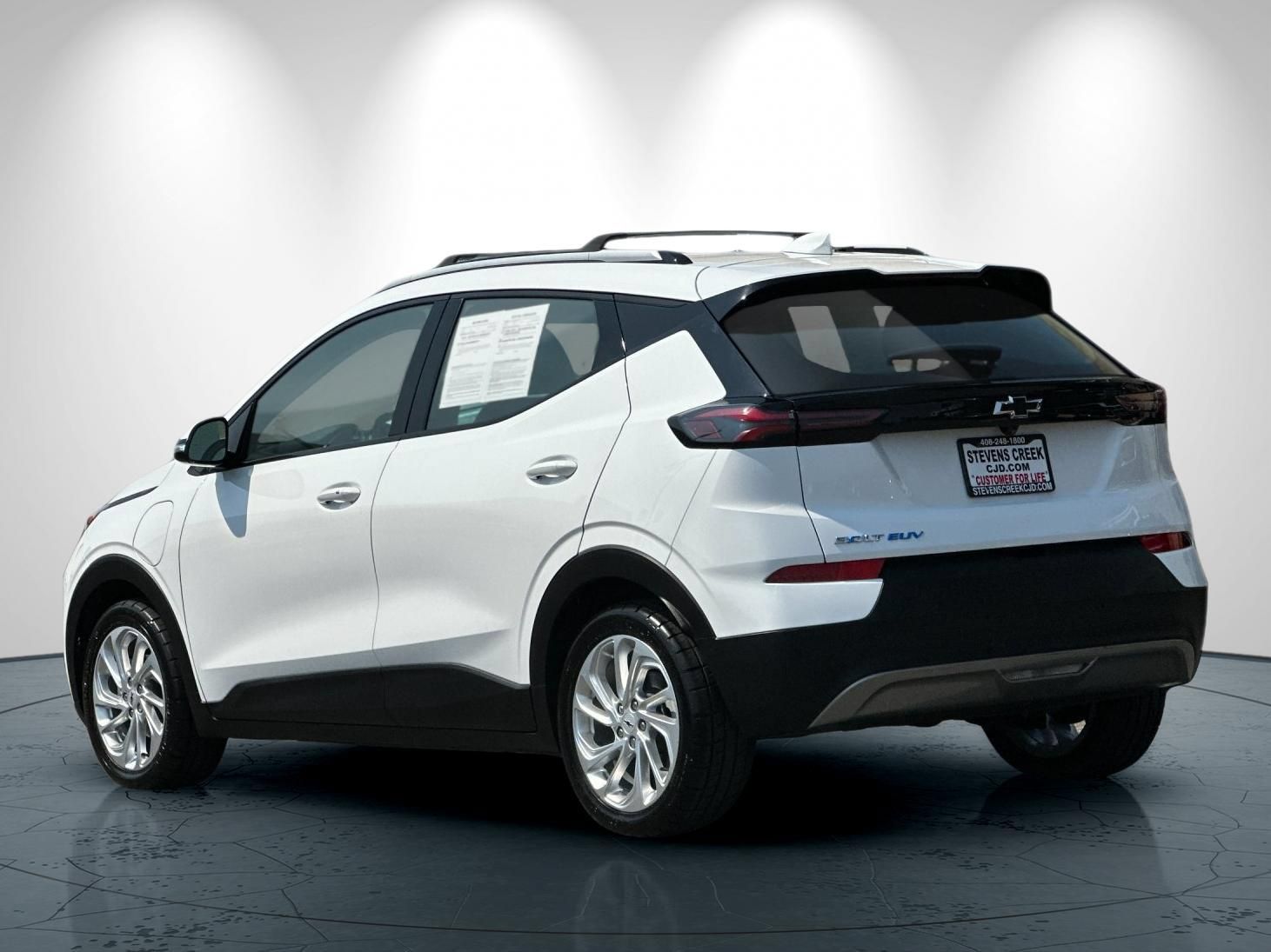 Used 2023 Chevrolet Bolt EUV LT w/ Comfort Package FWD image 6