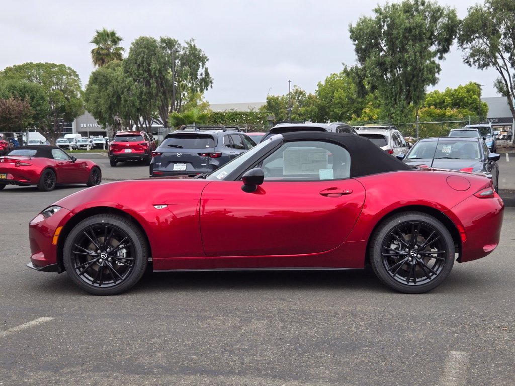 New 2026 MAZDA MX-5 Miata Club w/ Interior Package RWD image 2