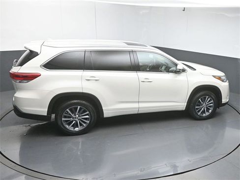 Used 2017 Toyota Highlander XLE image 60