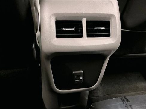 Used 2024 GMC Terrain SLT AWD/4WD image 33
