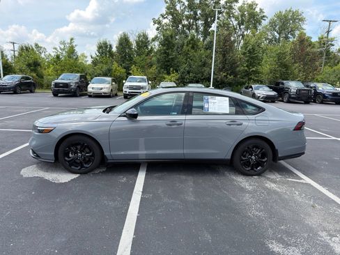 Used 2025 Honda Accord SE image 3