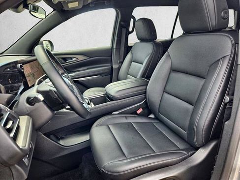 Used 2026 Chevrolet Traverse LT FWD image 16