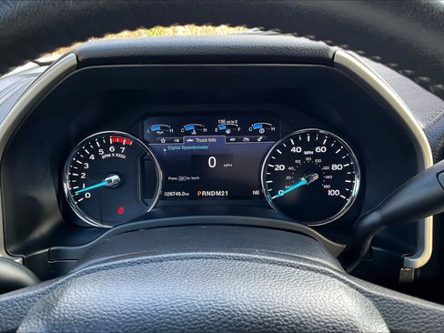 Used 2019 Ford F250 Lariat w/ FX4 Off-Road Package AWD/4WD image 18