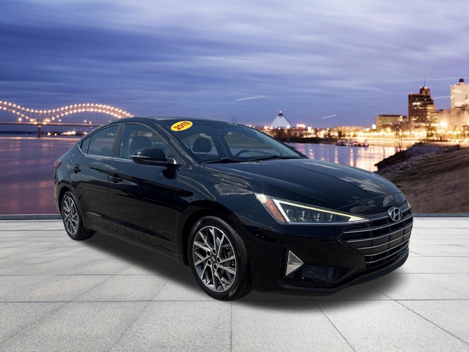 Used 2019 Hyundai Elantra Limited w/ Cargo Package FWD image 4