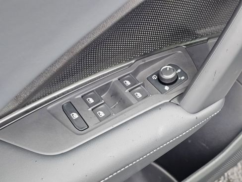 Used 2025 Volkswagen Tiguan SEL R-Line image 22