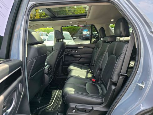 Certified 2024 Honda Pilot Touring image 14