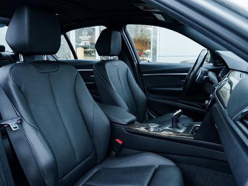 Used 2017 BMW 340i xDrive Sedan image 27