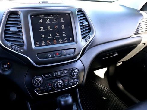 Used 2021 Jeep Cherokee Trailhawk w/ Premium Leather Package image 14