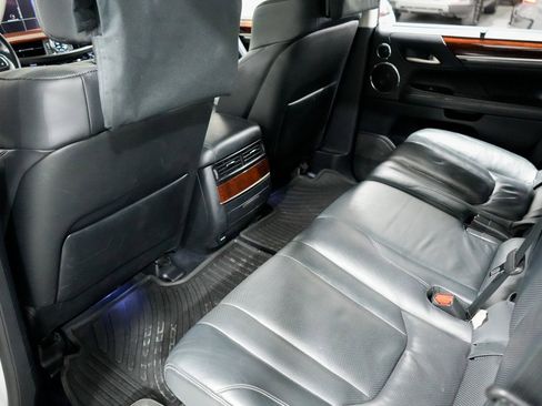 Used 2017 Lexus LX 570 4WD image 23