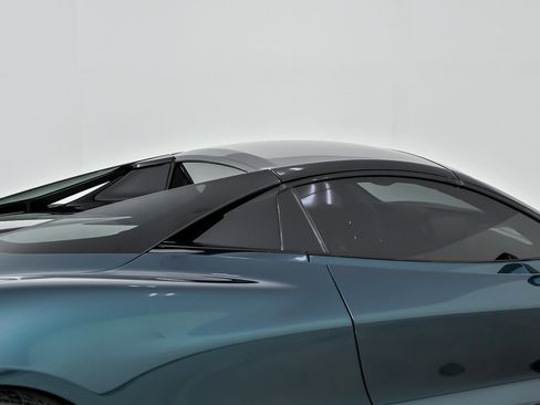 Used 2024 McLaren 750S Spider RWD image 16