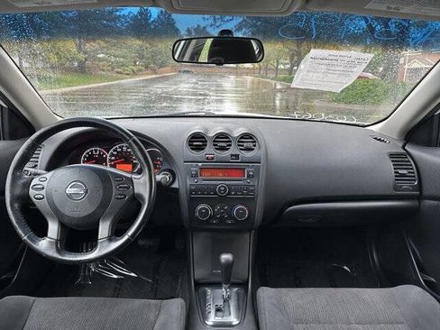 Used 2011 Nissan Altima 2.5 S w/ Special Edition Pkg image 19