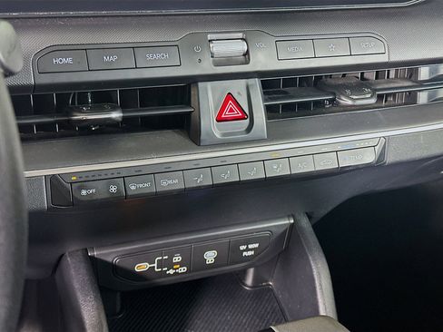 Used 2025 Kia K4 LXS image 23