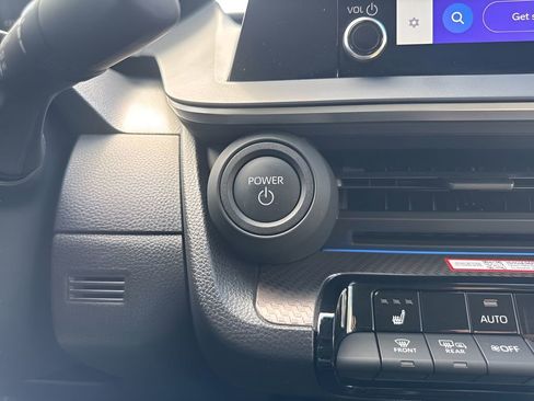 Used 2025 Toyota Prius XLE image 20