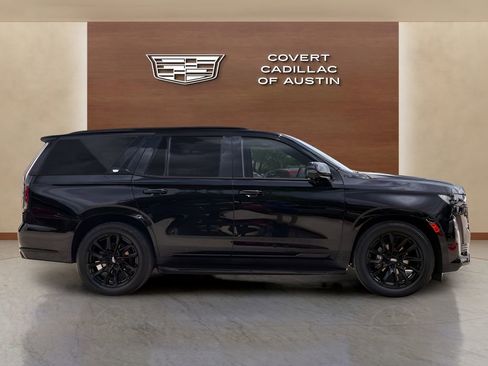 Used 2022 Cadillac Escalade Sport Platinum w/ LPO, ONYX Package AWD/4WD image 5