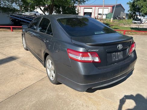 Used 2011 Toyota Camry SE w/ SE Extra-Value Pkg #1 FWD image 8