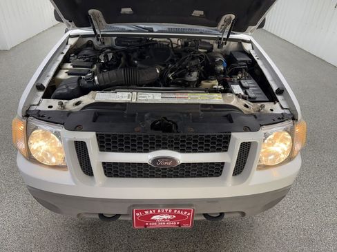 Used 2001 Ford Explorer Sport Trac 4x4 image 32