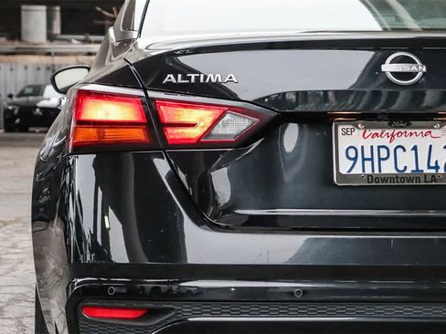Used 2024 Nissan Altima 2.5 SV image 9