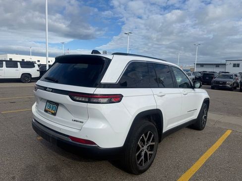 Used 2023 Jeep Grand Cherokee Limited image 5