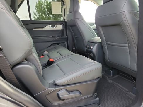 New 2026 Ford Explorer Active w/ Active Comfort Package image 18