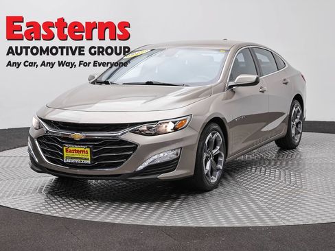 Used 2024 Chevrolet Malibu LT FWD image 1