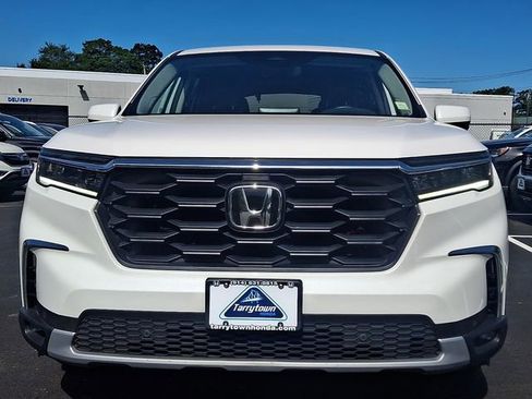 Used 2025 Honda Pilot EX-L image 2