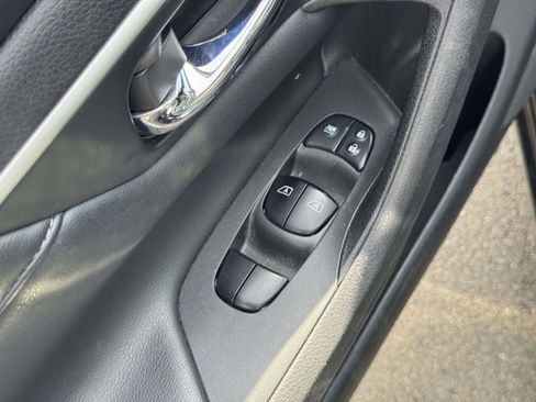 Used 2017 Nissan Altima 2.5 SL w/ 2.5 Technology Package image 14