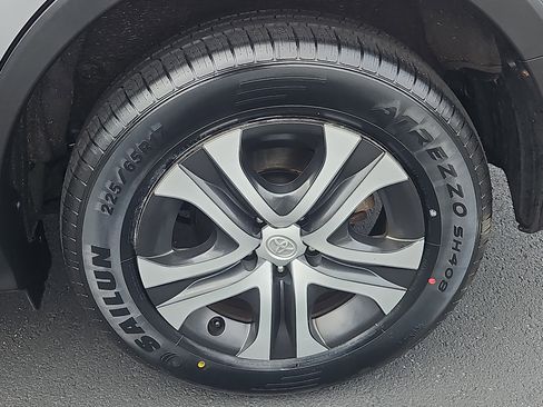 Used 2017 Toyota RAV4 LE image 21