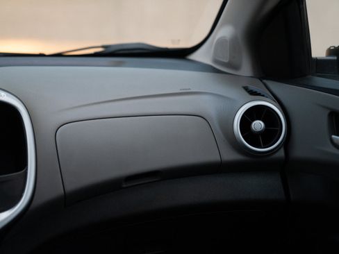 Used 2019 Chevrolet Sonic LT image 27