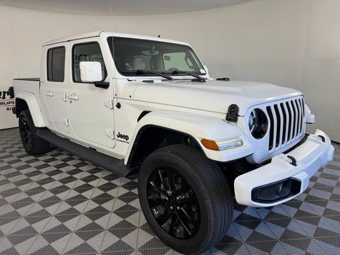 Used 2022 Jeep Gladiator Overland AWD/4WD image 6