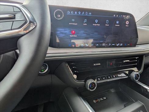 Used 2025 Chevrolet Tahoe Premier image 15