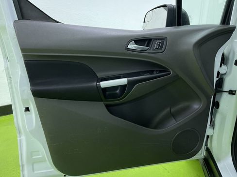 Used 2020 Ford Transit Connect XLT image 17