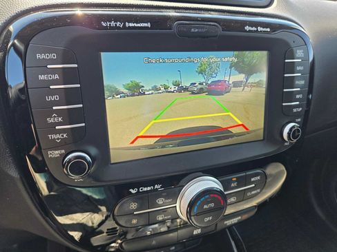 Used 2016 Kia Soul + w/ Audio Package FWD image 26