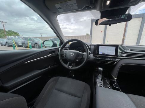 Used 2025 Toyota Camry LE image 34