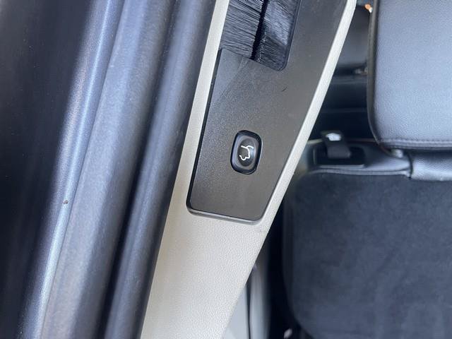Used 2016 Dodge Grand Caravan FWD image 19