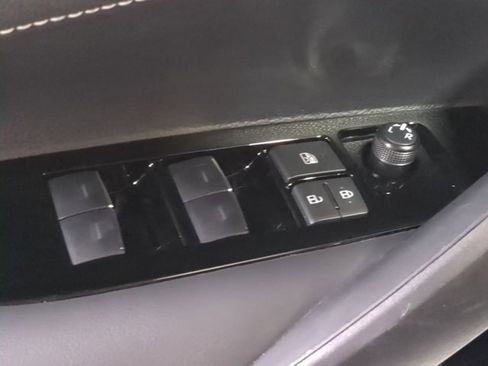 Used 2025 Toyota Corolla SE image 21