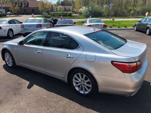 Used 2011 Lexus LS 460 AWD w/ Luxury Value Edition image 4