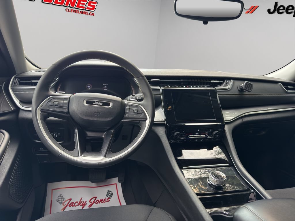 Used 2023 Jeep Grand Cherokee L Laredo w/ Luxury Tech Group I RWD image 17