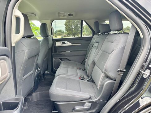 Used 2025 Ford Explorer Active image 26