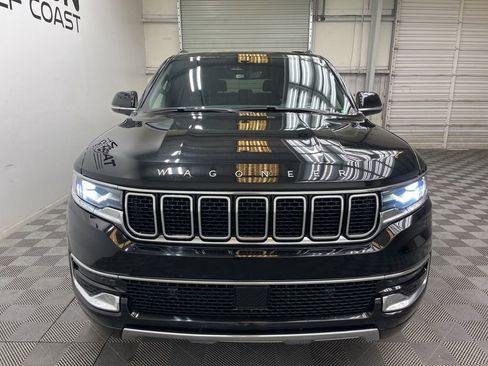 Used 2024 Jeep Wagoneer L Series III w/ Flexible Seating Group image 8