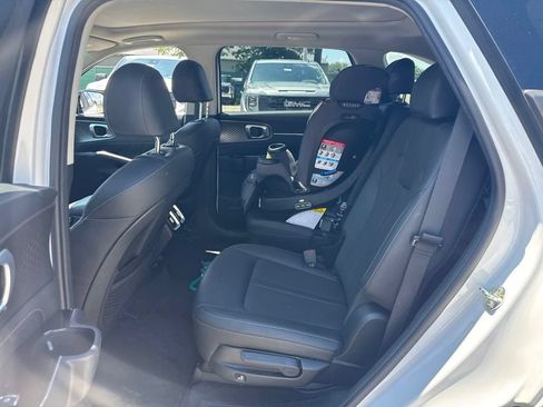 Used 2023 Kia Sorento SX AWD/4WD image 13