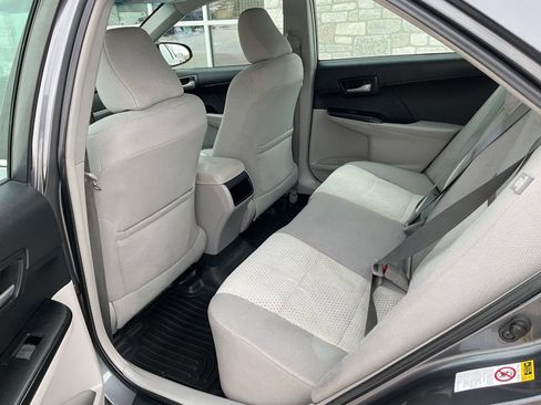 Used 2014 Toyota Camry LE image 25