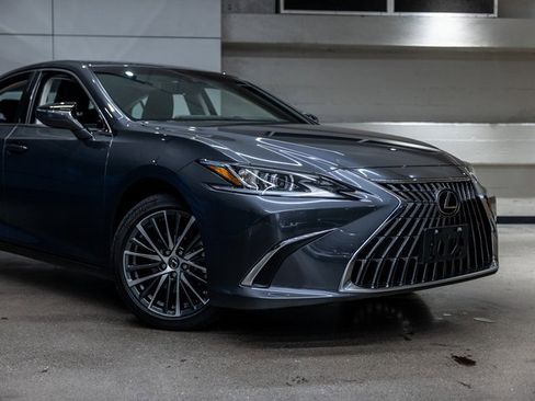 Used 2025 Lexus ES 300h w/ Premium Package image 13