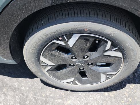 Used 2023 Kia Niro Wind w/ Wind Preserve Package FWD image 11