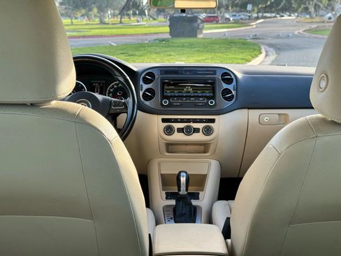 Used 2014 Volkswagen Tiguan SE image 37