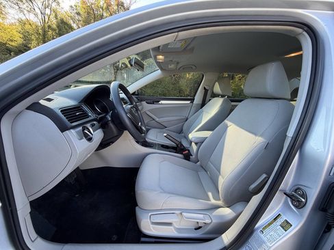 Used 2017 Volkswagen Passat 1.8T S image 24