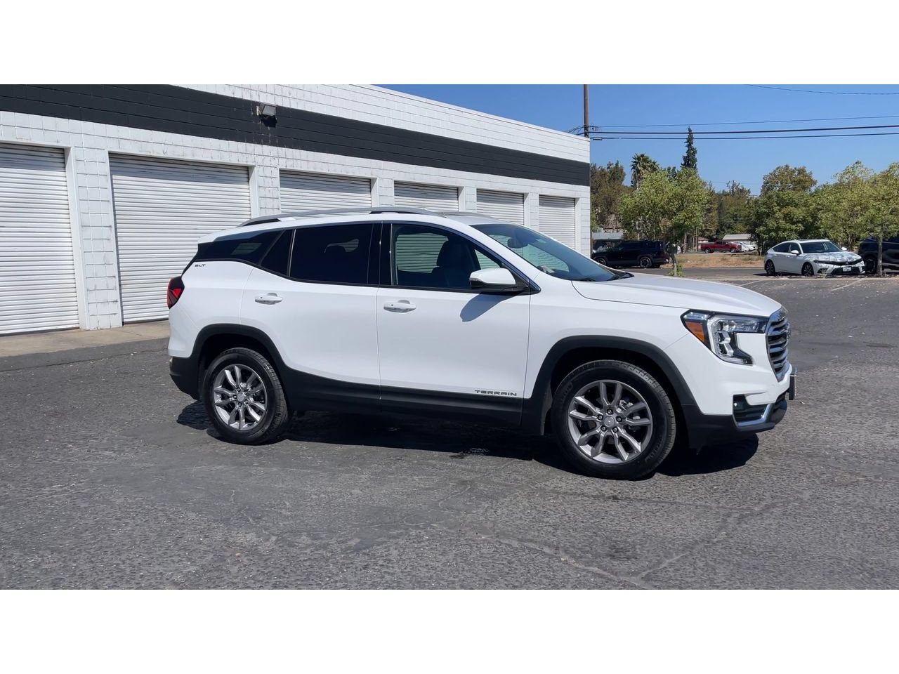 Used 2024 GMC Terrain SLT AWD/4WD image 4
