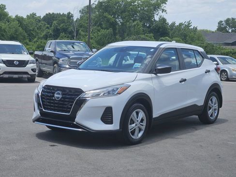 Used 2024 Nissan Kicks S FWD image 2