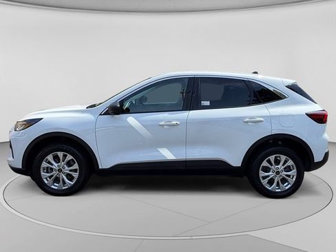 Used 2024 Ford Escape Active AWD/4WD image 2