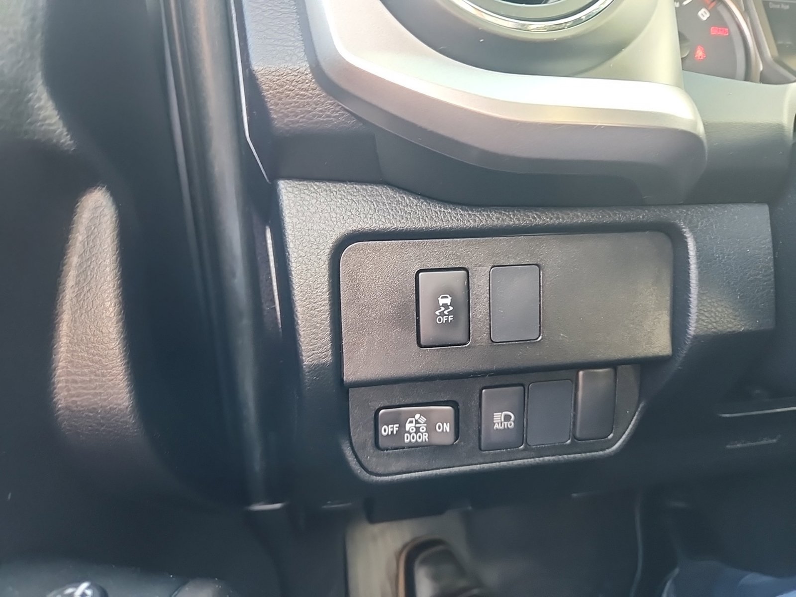 Used 2021 Toyota Tacoma SR5 w/ Technology Package AWD/4WD image 14